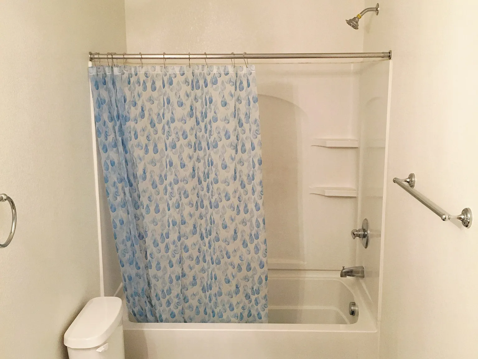 3 bed, 2.5 bath, 1741 sqft, $850 — Photo 4