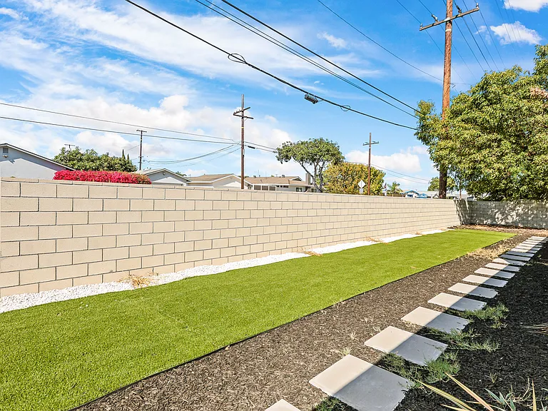 13502 Jackson St — Photo 10