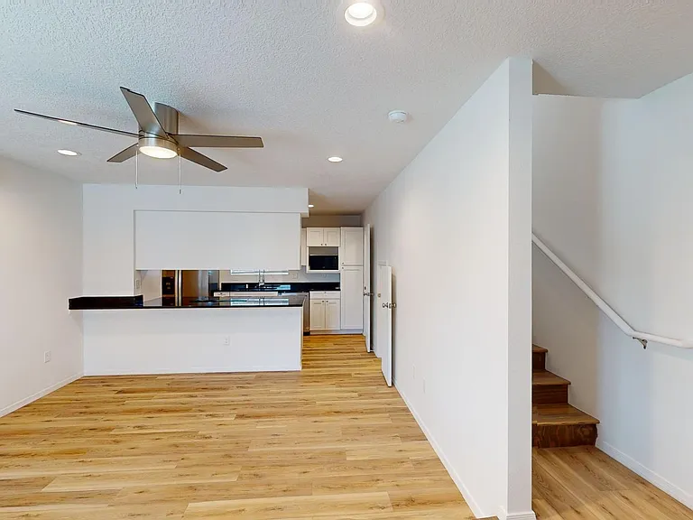 2 Bed Contemporary Town Homes in Fantastic North Valley Community — Photo 46