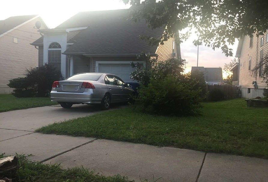 2nd image of 215 Sylvan St