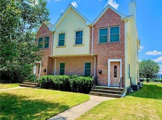 3 Owen St #3B, Westbury, NY 11590