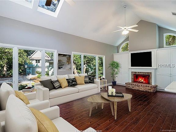 3rd image of 4 Foxbriar Ln