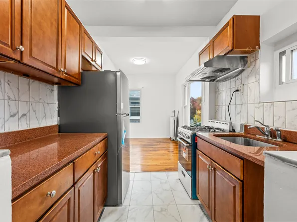 336 East 16th Street image 14 of 21