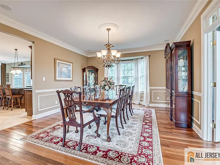 5 Erin Ct S — Photo 6