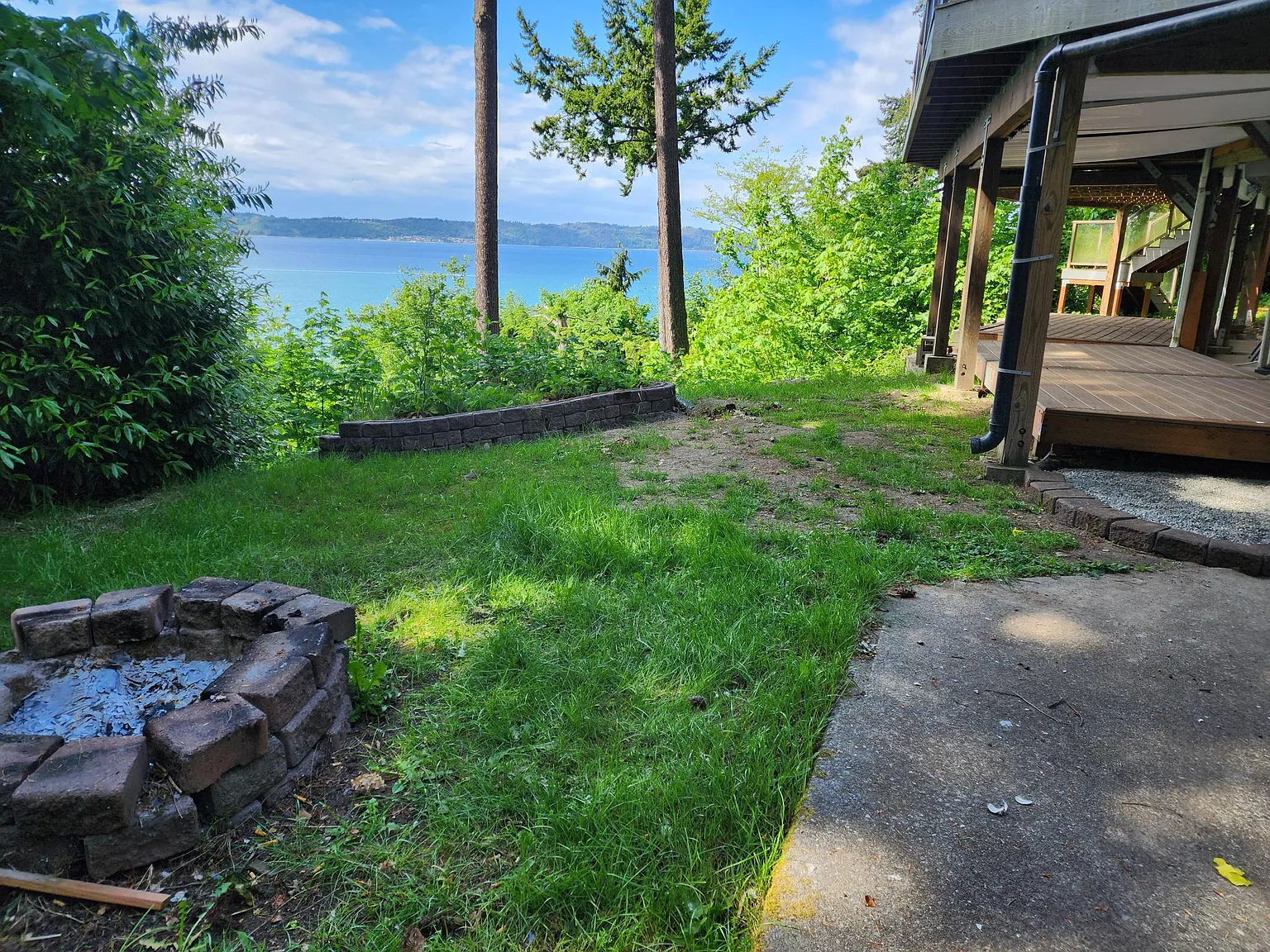 2 bed, 1300 sqft, $2,700 — Photo 1