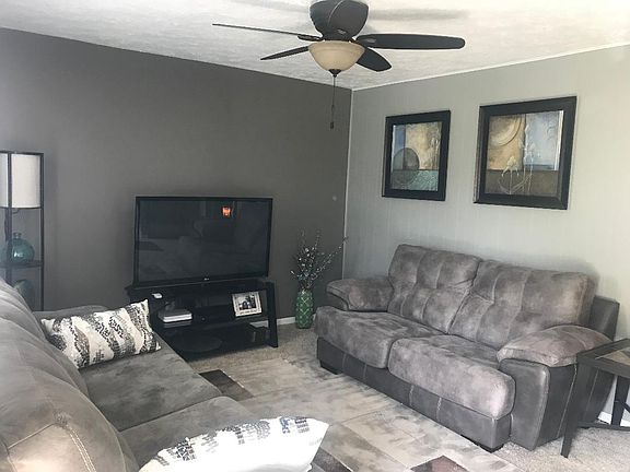 3rd image of 808 Crestdale Dr