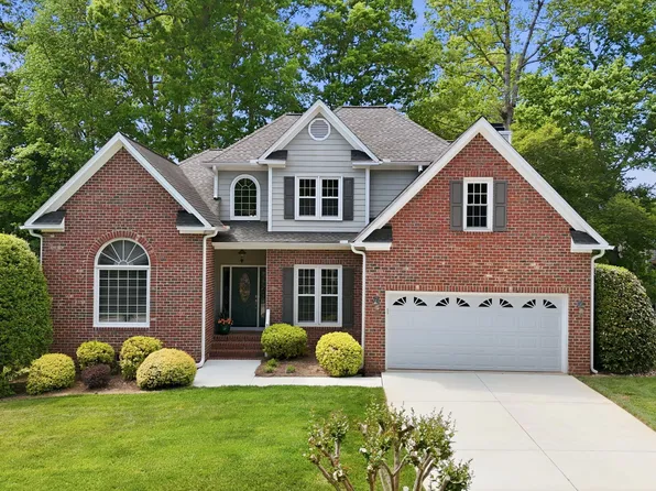 301 Danton Dr, Cary, NC 27518