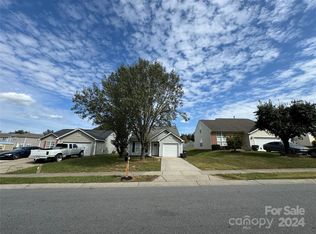 1130 Jordans Pond Ln, Charlotte, NC 28214