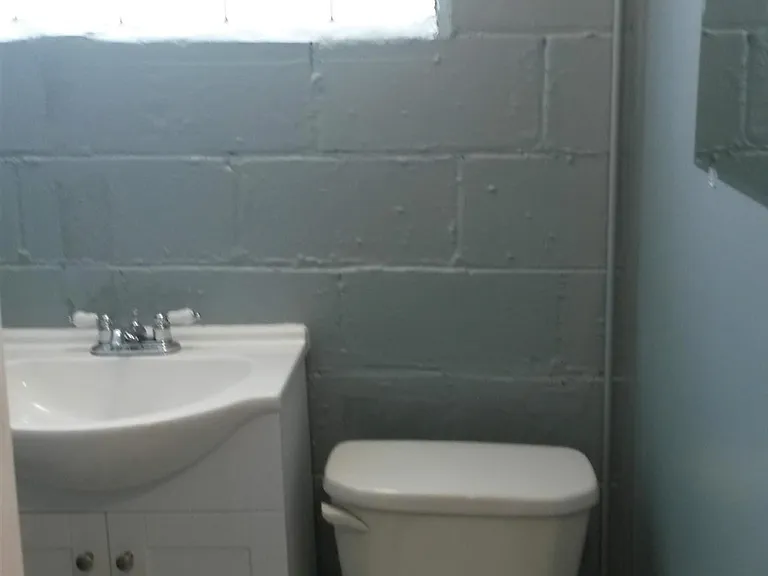 910 Mohawk Ave — Photo 11