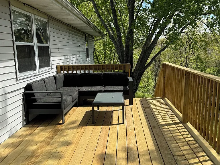 1 Harbor Ct — Photo 6