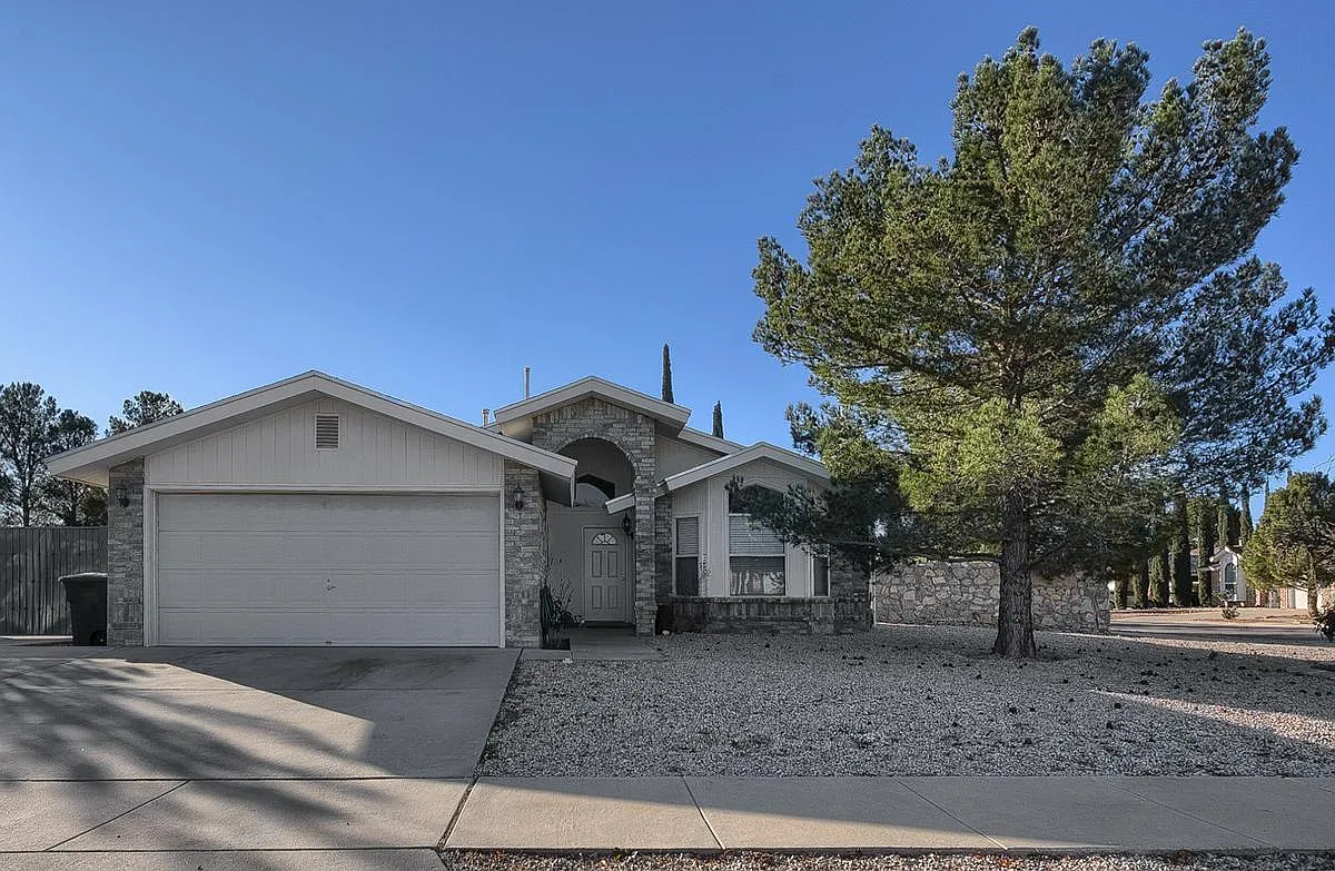 3 bed, 1239 sqft, $1,575 — Photo 1
