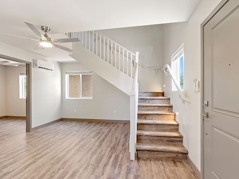 1720 E Edison St — Photo 70