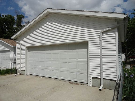 2nd image of 1708 Avenue C