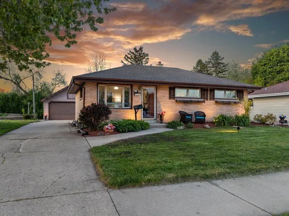 N89W15140 Jefferson AVENUE, Menomonee Falls, WI 53051
