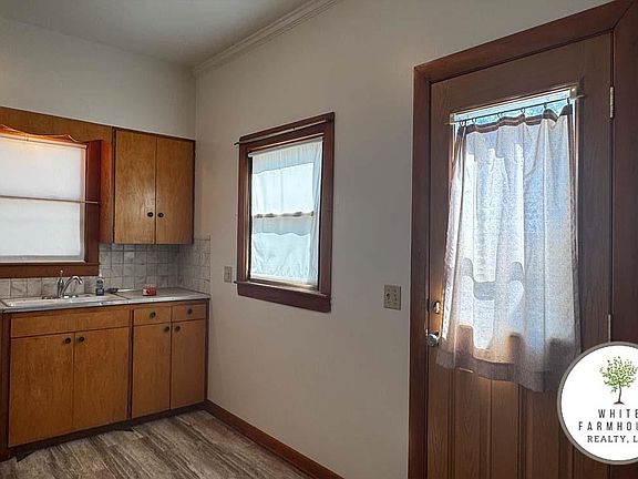 3rd image of 120 W 10th St