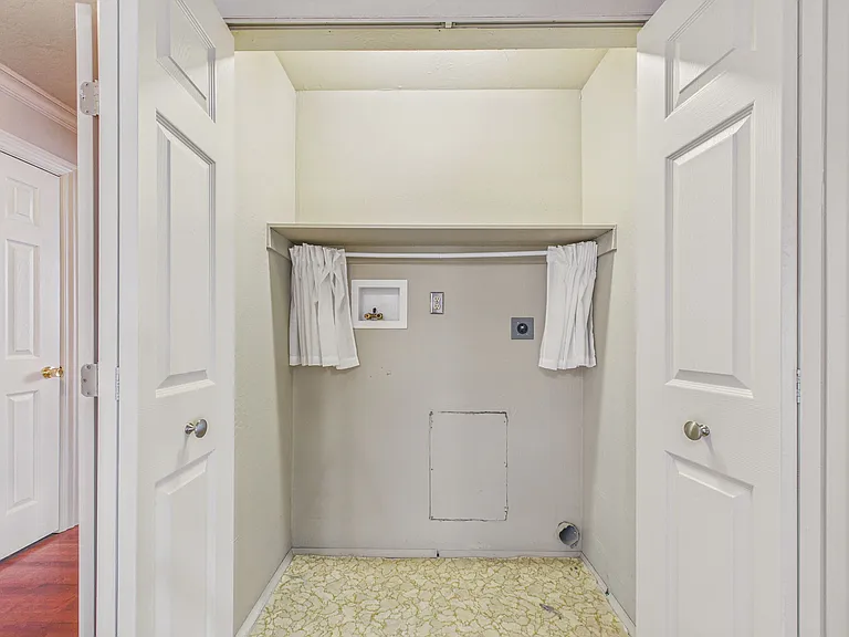 4910 Cabrillo Point — Photo 45