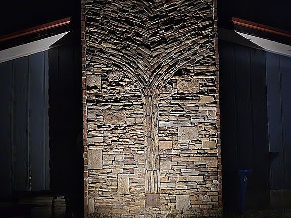 4th image of 2523 SW Daisy Rd