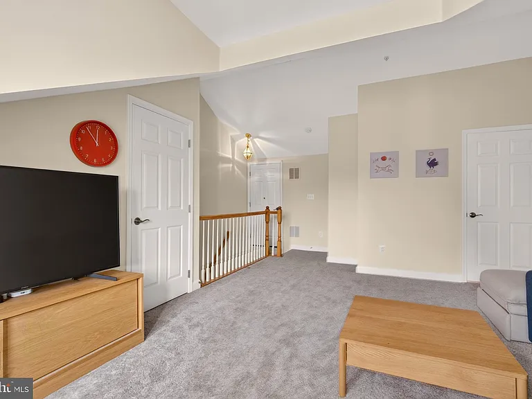 8814 Hunting Lodge Ct — Photo 46