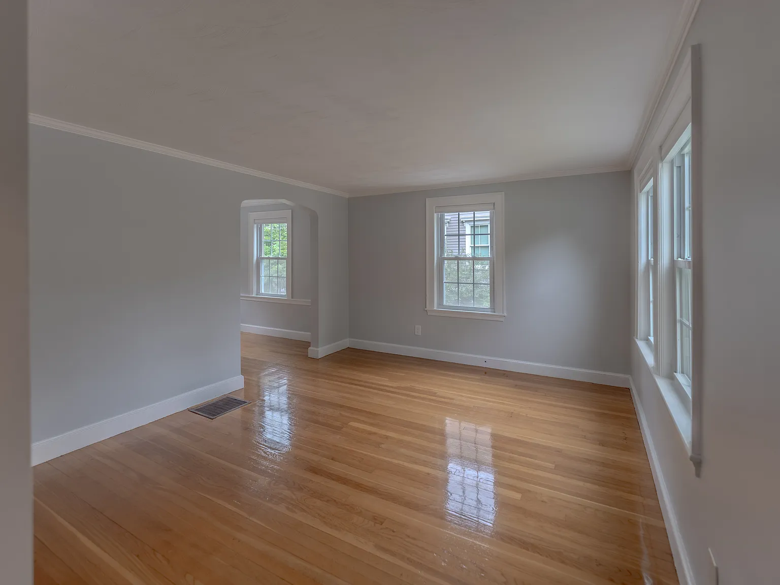 2 bed, 1100 sqft, $3,600 — Photo 2