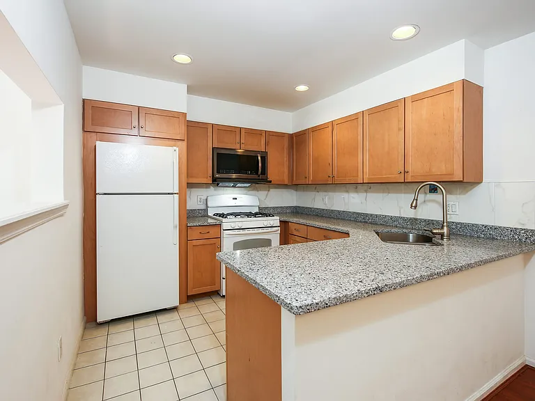 599 Midland Ave #2-5 — Photo 6