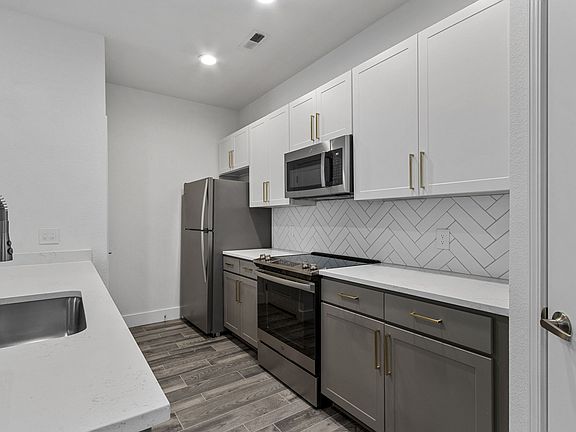 5th image of 2025 Timber Oaks Ln #7916O