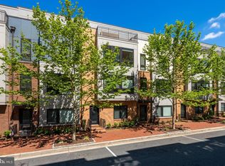 422 Stabler Ln, Alexandria, VA 22304
