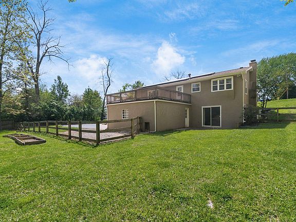 3rd image of 110 Scenic Rd