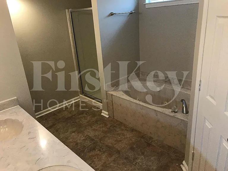 7800 Parkview Cir E — Photo 14