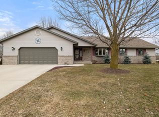 3738 Menasha Ave, Manitowoc, WI 54220