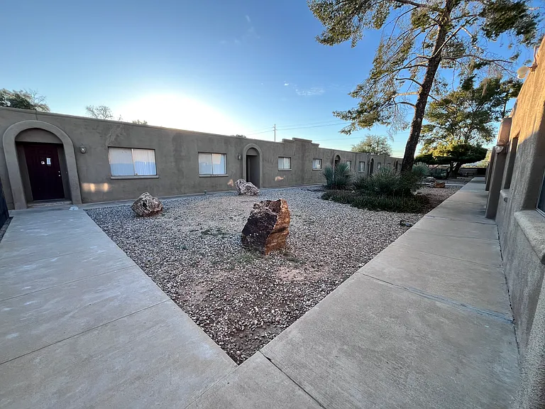 1501 E Fort Lowell Rd #F — Photo 11