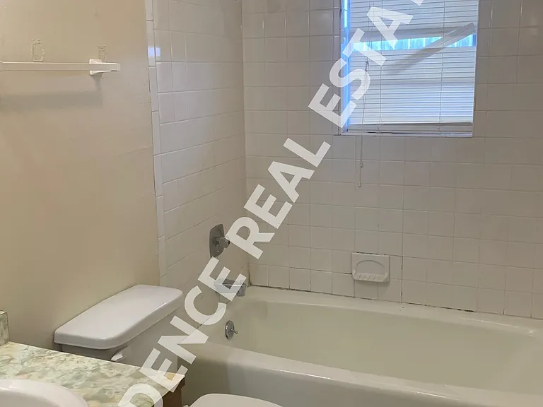 1820 Indiana Ave — Photo 5