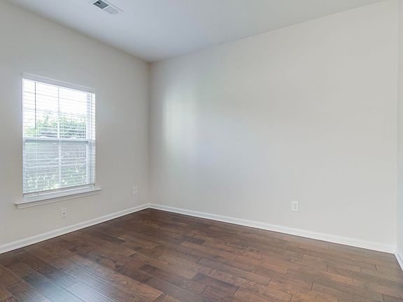 3rd image of 203 Shell Mound Ct