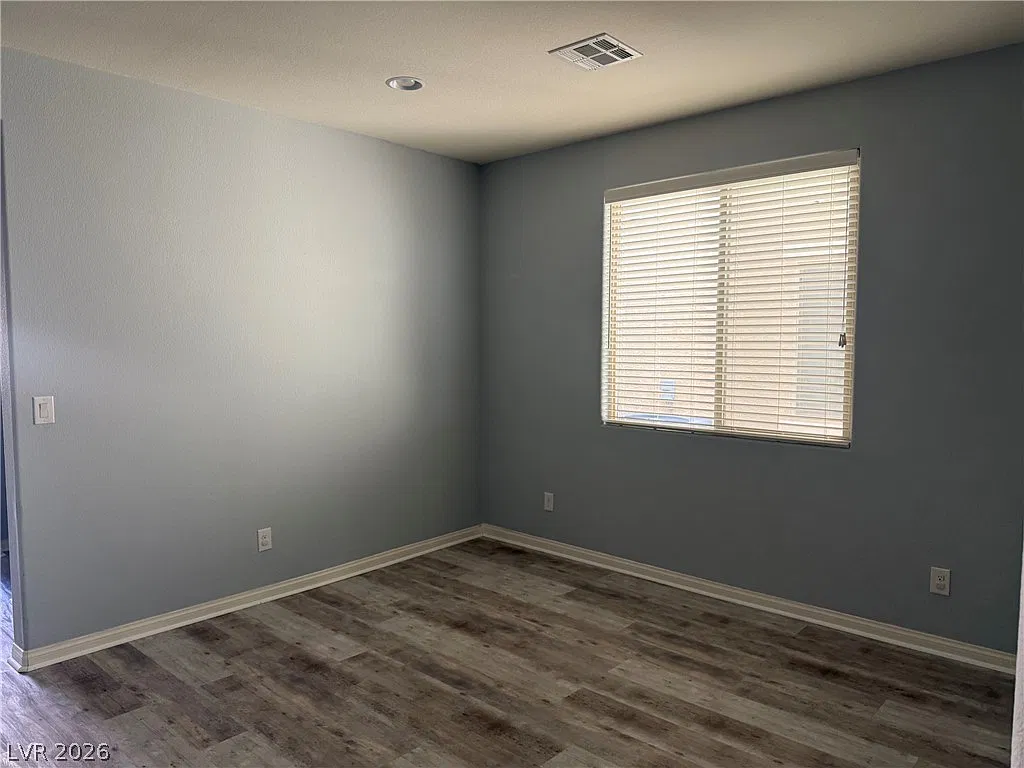 4 bed, 2.5 bath, 2440 sqft, $2,300 — Photo 3
