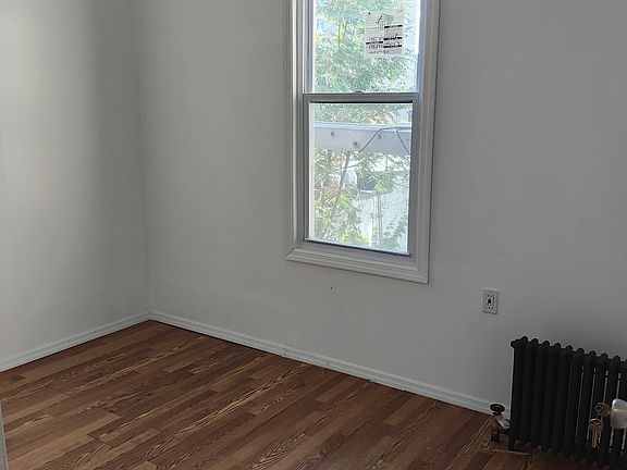 4th image of 38-12 27th St #2