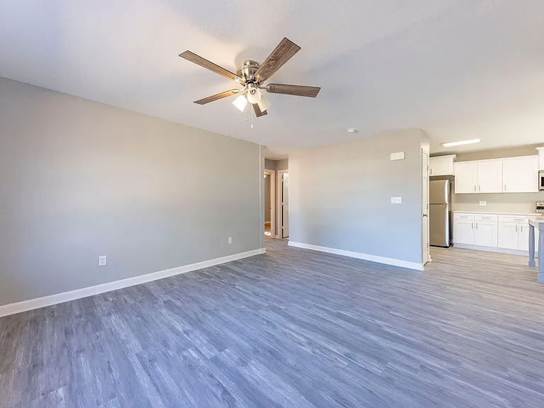 1809 W Center Ave — Photo 13