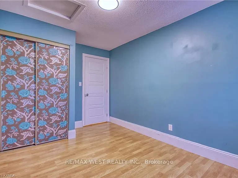 24 Bernadette Ct #MAIN FLOOR — Photo 17