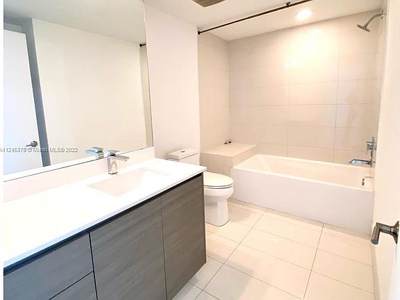 2nd image of 460 NE 28th St APT 1004