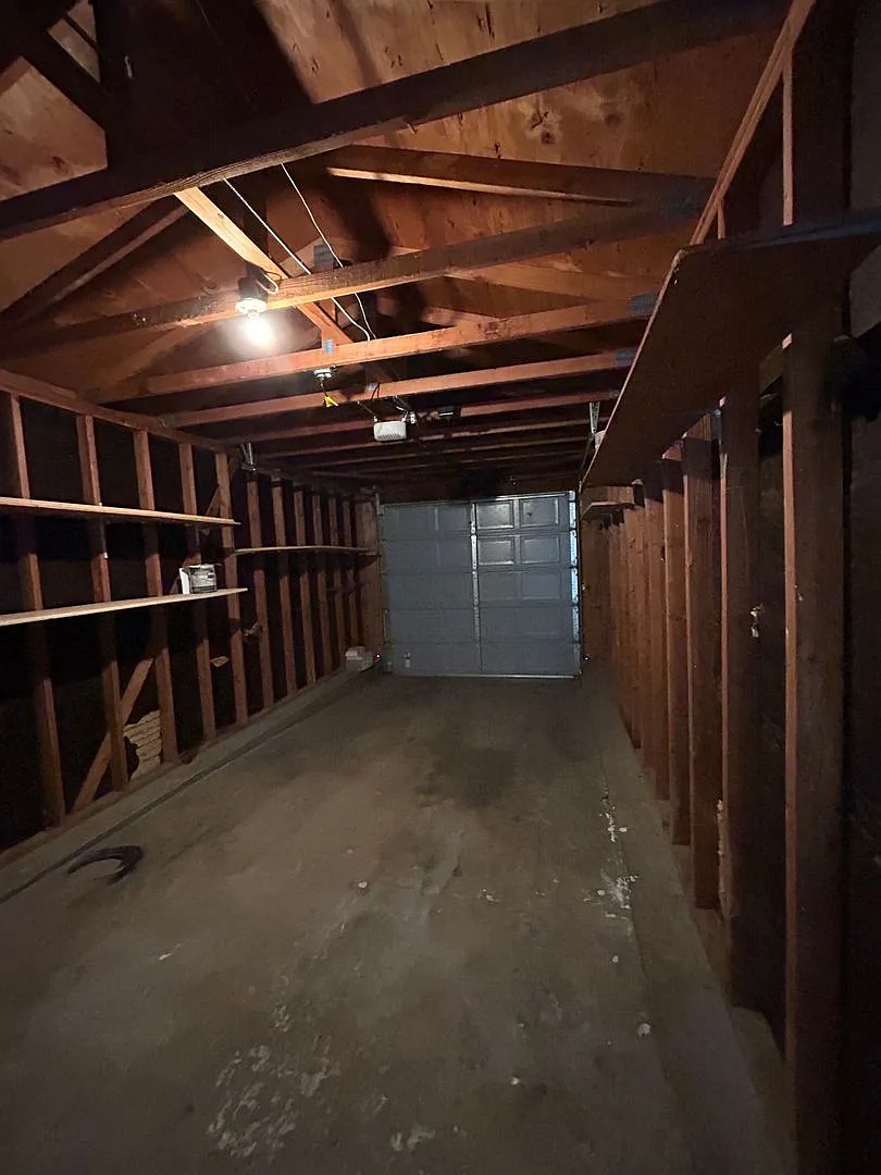2Bedroom/1 Bath Condo with private Yard and 1 Car Garage. Water/Trash Included — Photo 3