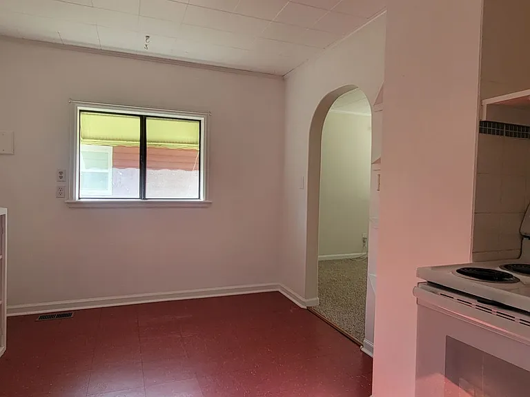 727 Clover Ave — Photo 10