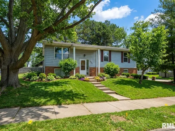 3902 N Melcosta Dr, Peoria, IL 61615