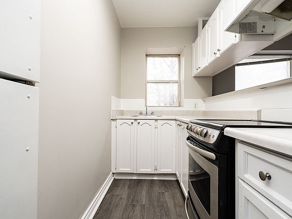 3rd image of 81 Isabella St #1031292