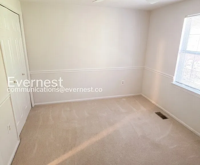 11829 Parliament Dr — Photo 24