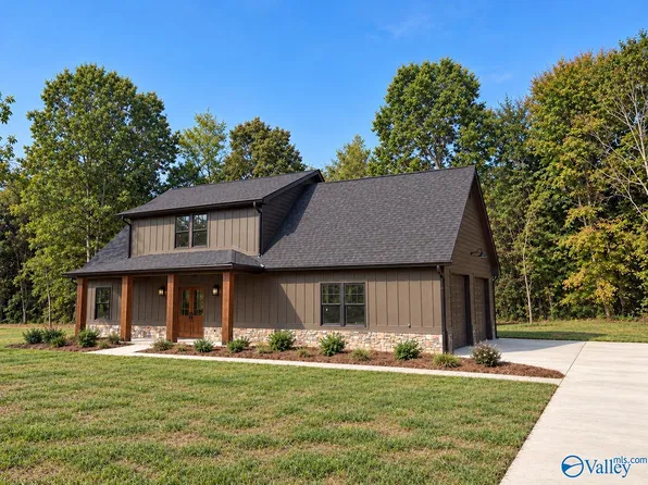 315 Summer Breeze Dr, Cedar Bluff, AL 35959