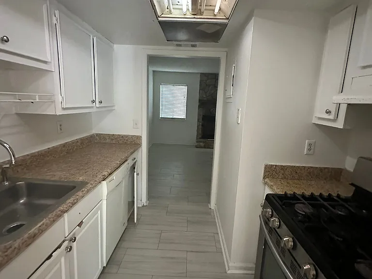 1328 Old Roswell Rd #1334 — Photo 11