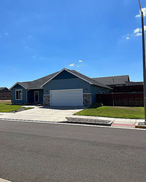 1st image of 2514 NE Riverstone Loop