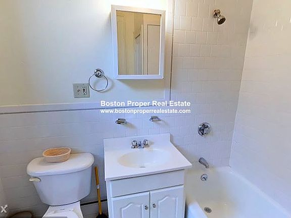 379 Commonwealth Ave. #5 Boston - Kenmore Unit Photo 6