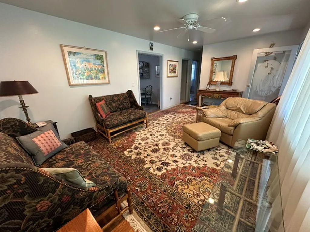 Cozy Ranch South of the Highway — Photo 3