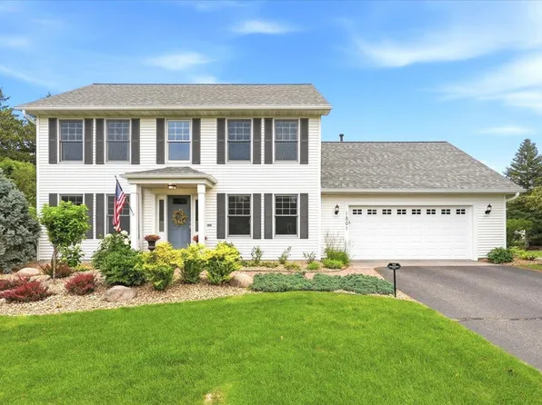 1801 Grey Fox Ln, Hudson, WI 54016