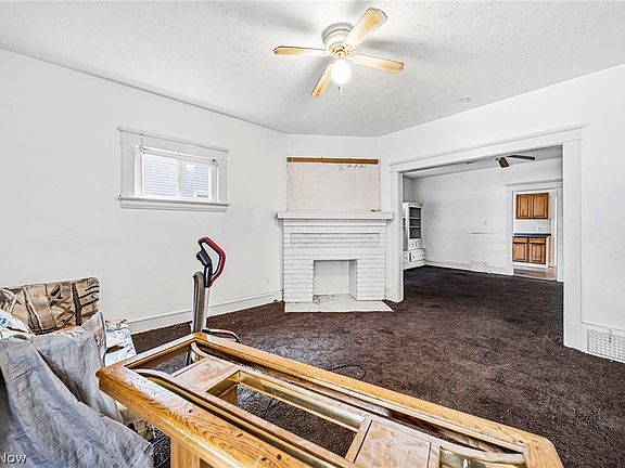 4th image of 11912 Cromwell Ave