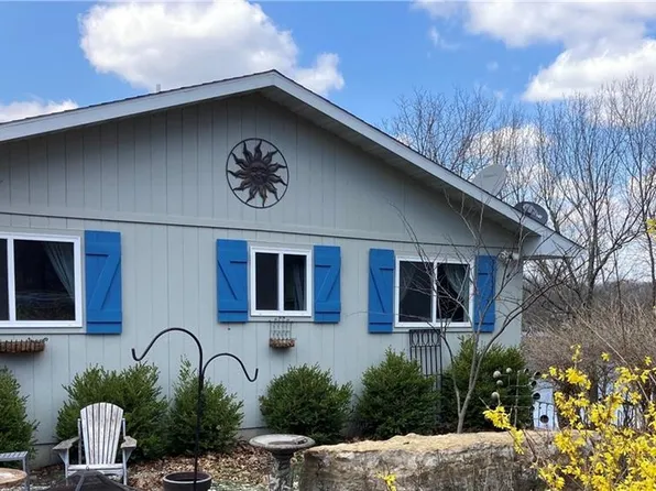 73 Maple Dr, Mound City, KS 66056